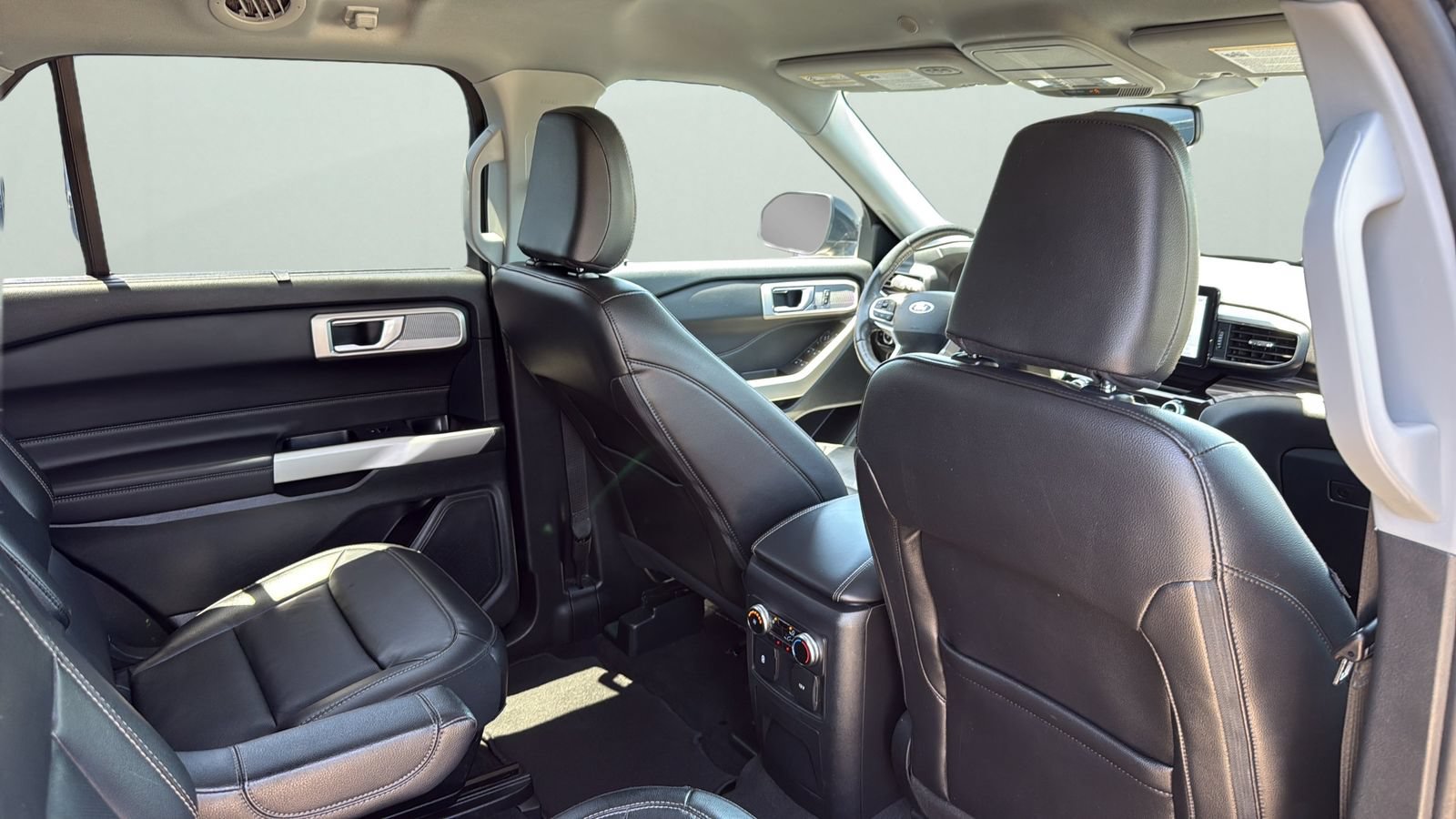 Used 2024 Ford Explorer Limited RWD image 25