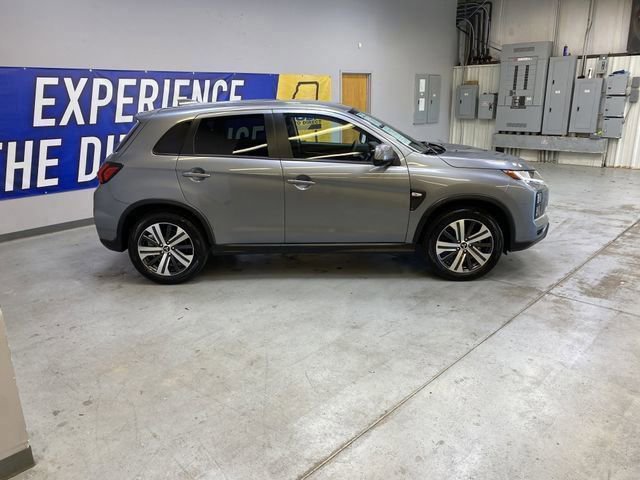 Used 2025 Mitsubishi Outlander Sport ES image 8