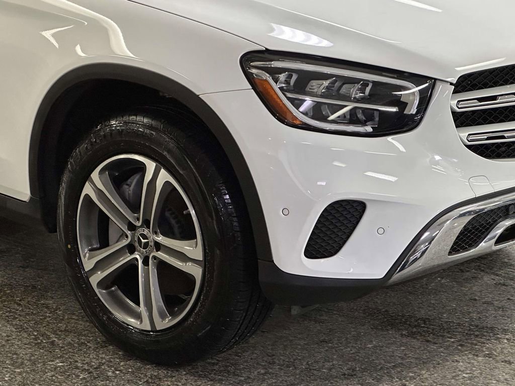 Used 2022 Mercedes-Benz GLC 300 4MATIC image 9