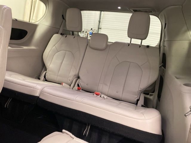 Used 2018 Chrysler Pacifica Touring-L Plus w/ Advanced Safetytec Group image 22