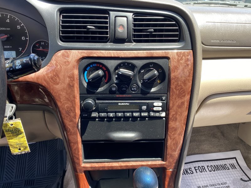 Used 2004 Subaru Outback Wagon image 33