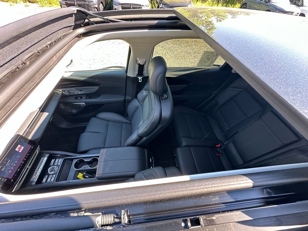 New 2026 Lincoln Nautilus Reserve AWD/4WD image 7