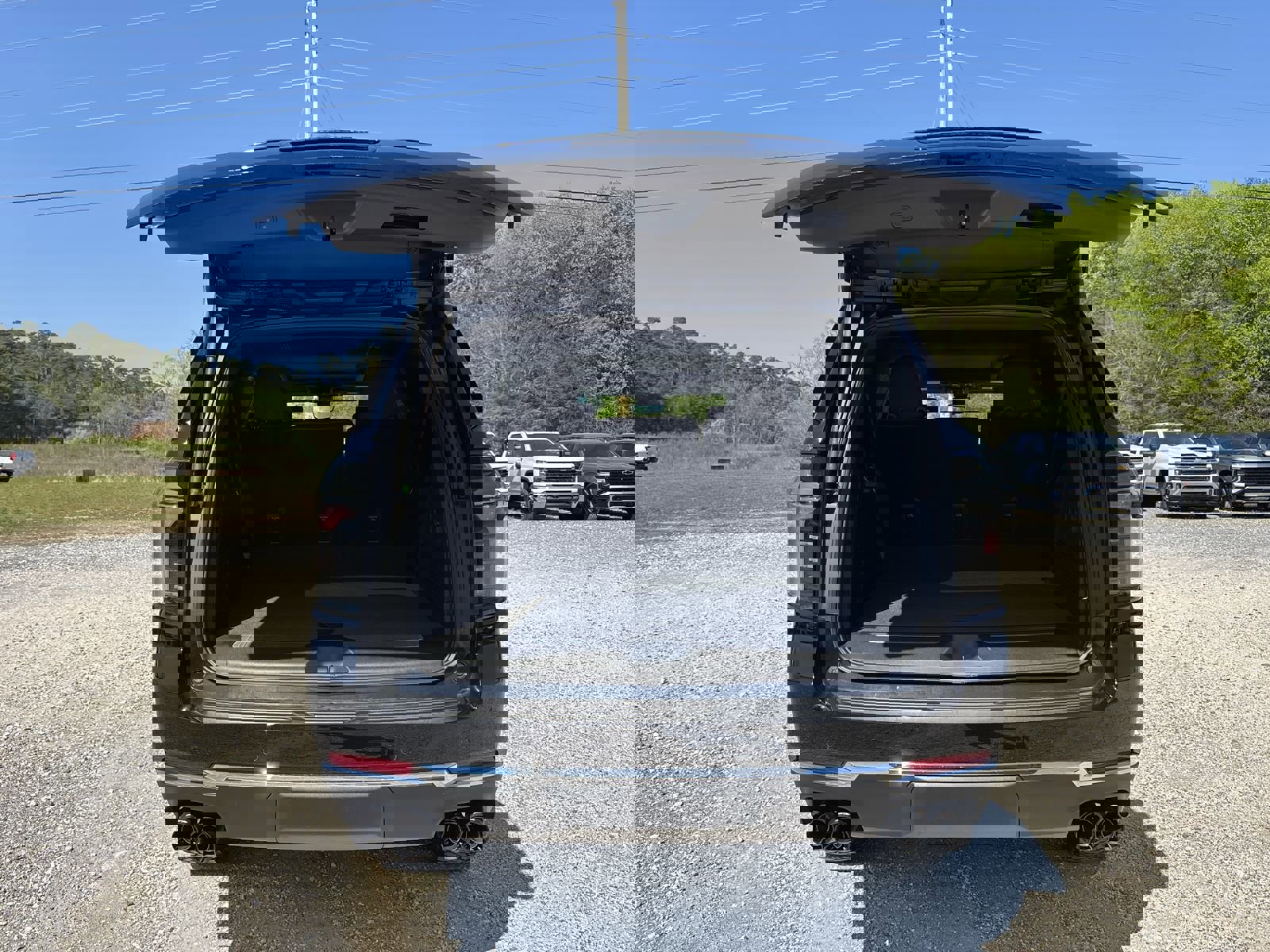 New 2025 Chevrolet Suburban Premier image 27