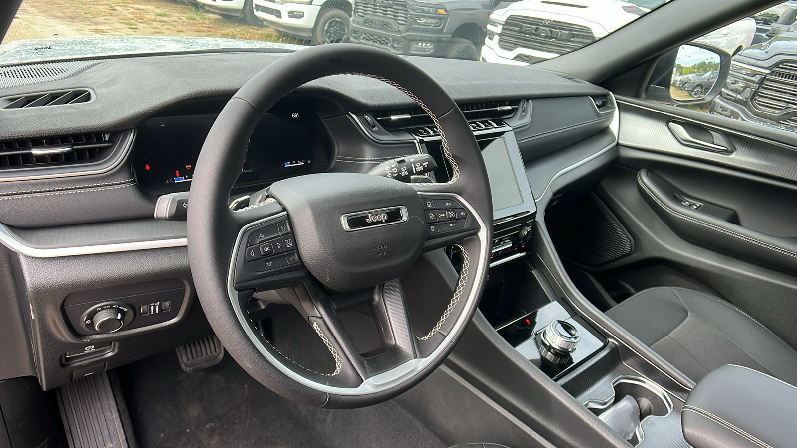 New 2025 Jeep Grand Cherokee Laredo X image 21