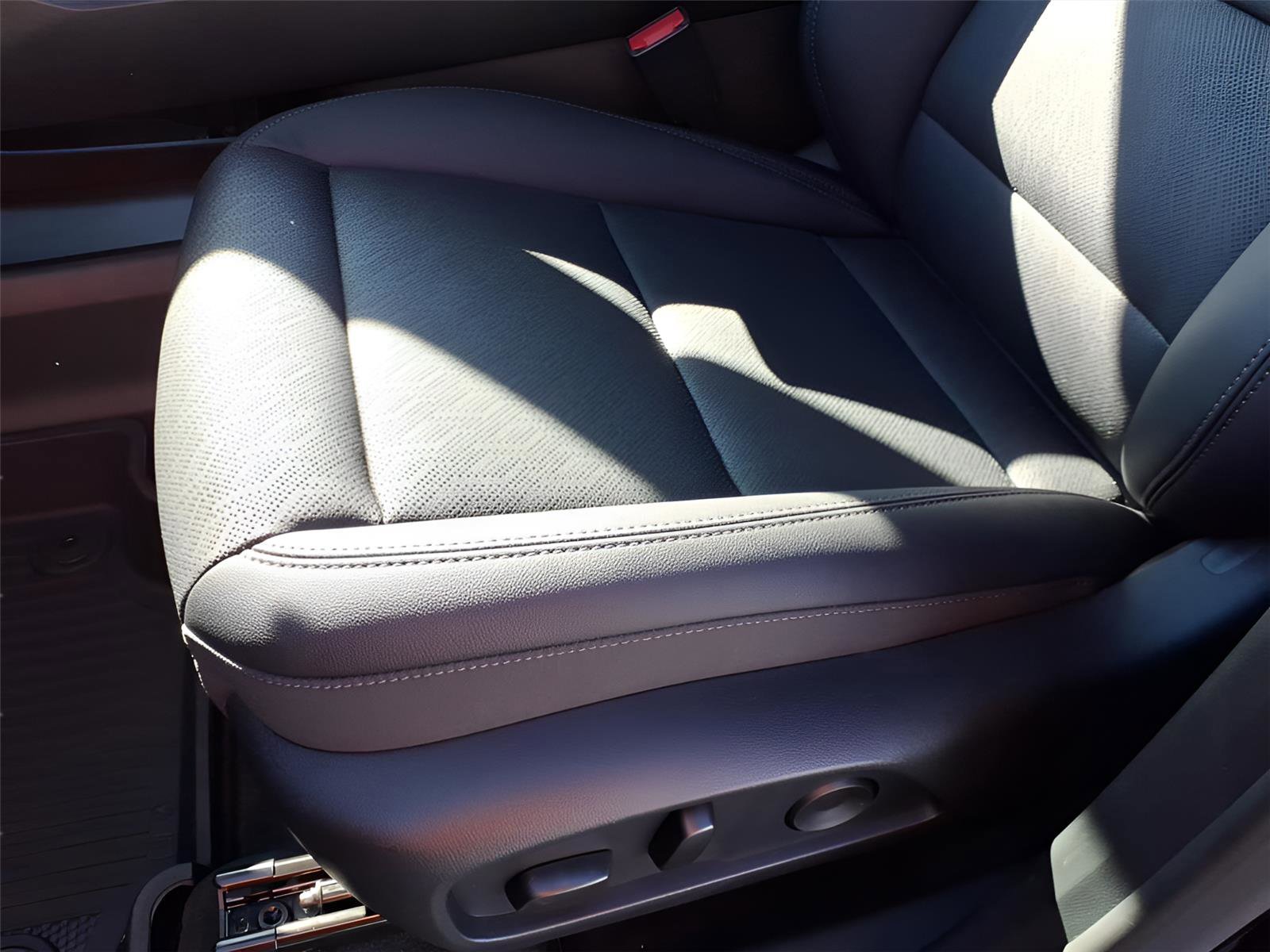 New 2026 Chevrolet Equinox LT w/ Convenience Package II image 11