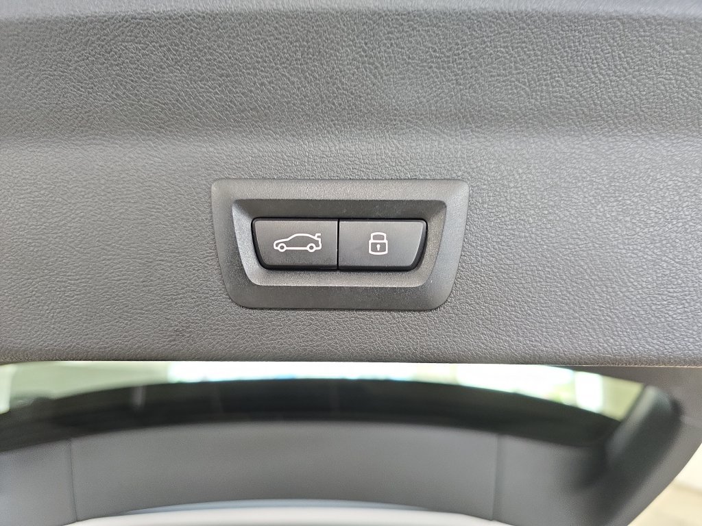 Used 2024 BMW X3 sDrive30i w/ M Sport Package RWD image 31