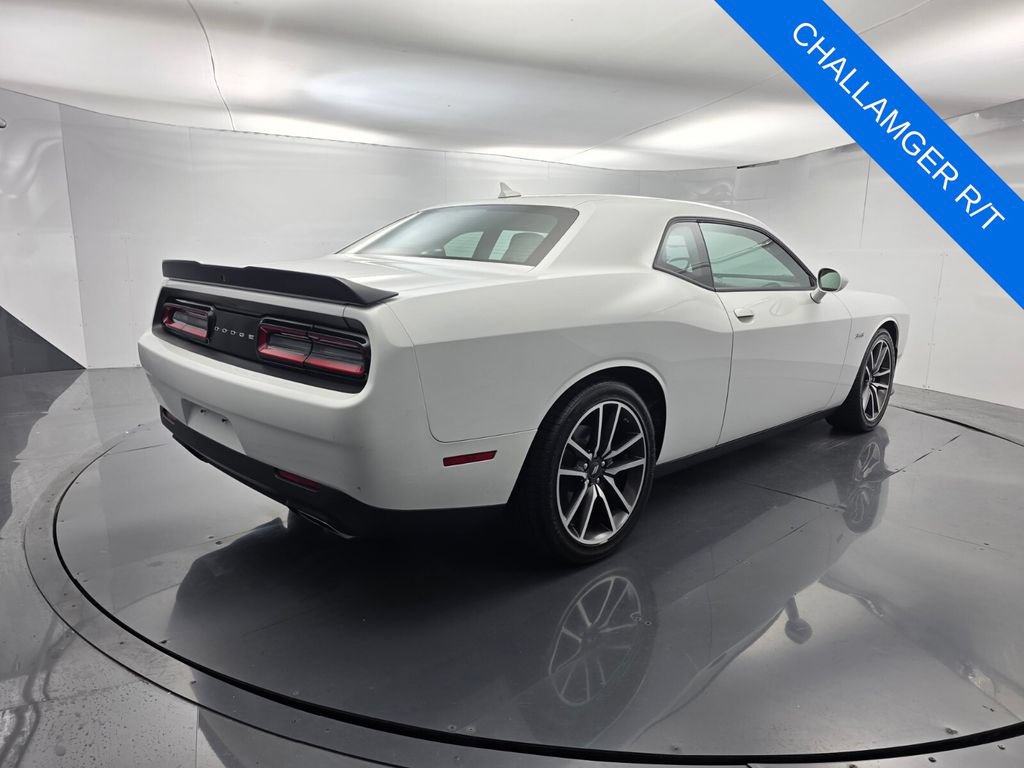 Used 2023 Dodge Challenger R/T RWD image 4
