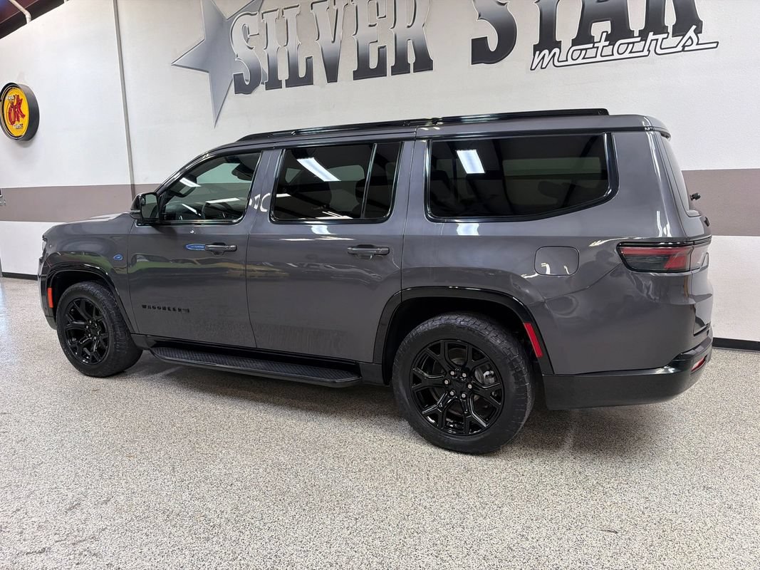 Used 2023 Jeep Wagoneer Series II RWD image 6