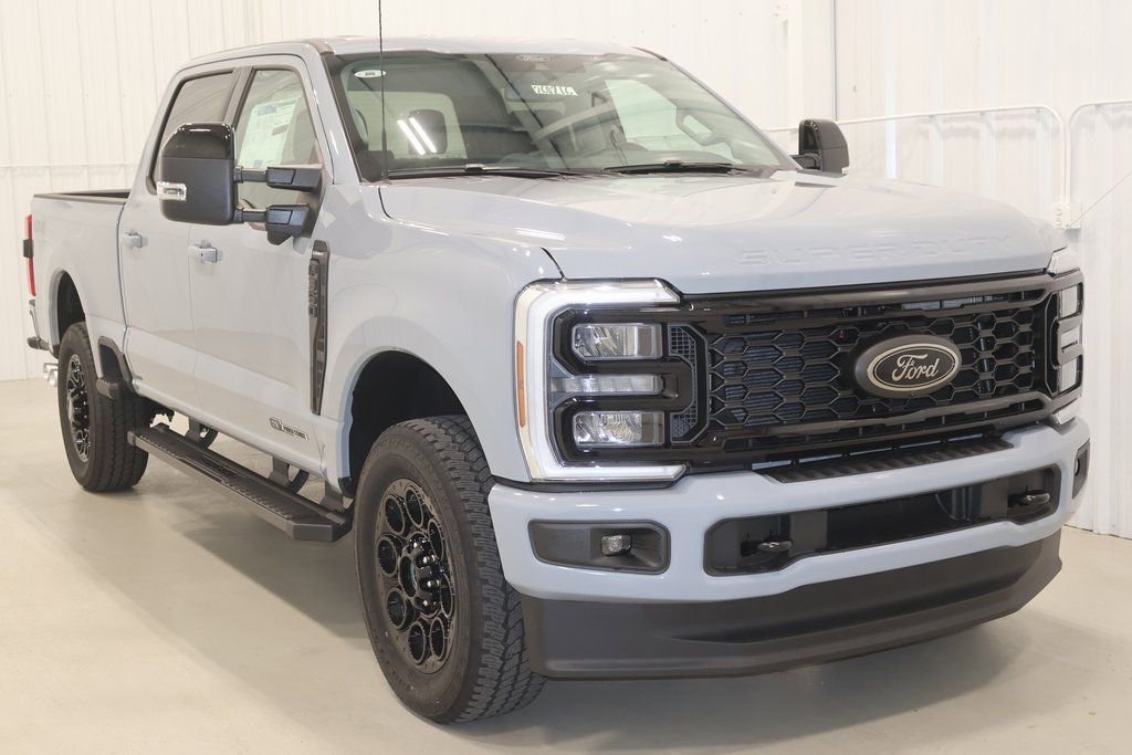 New 2026 Ford F350 Lariat w/ Black Appearance Package image 2