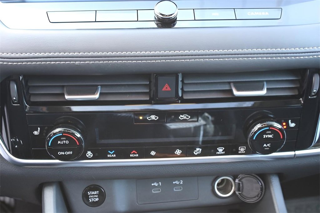 Used 2024 Nissan Rogue SL w/ SL Premium Package image 15