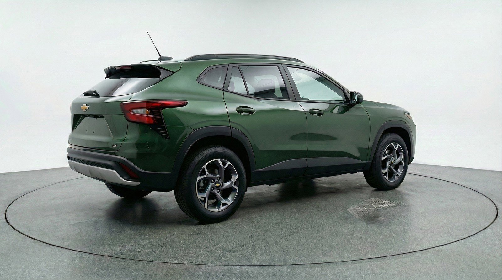 Used 2025 Chevrolet Trax LT FWD image 9
