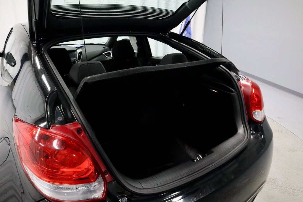 Used 2017 Hyundai Veloster Value Edition image 13