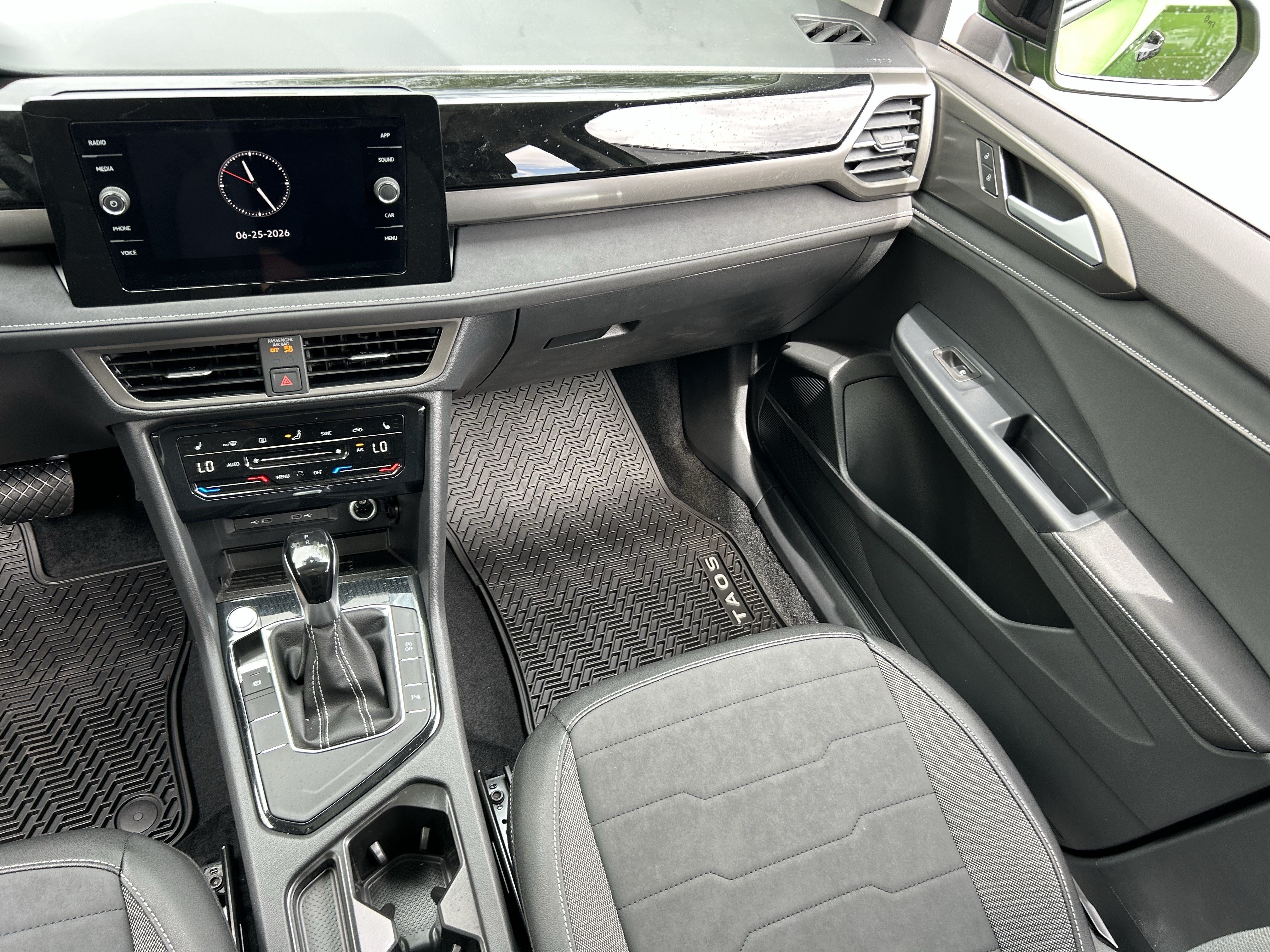 New 2026 Volkswagen Taos SE FWD image 13