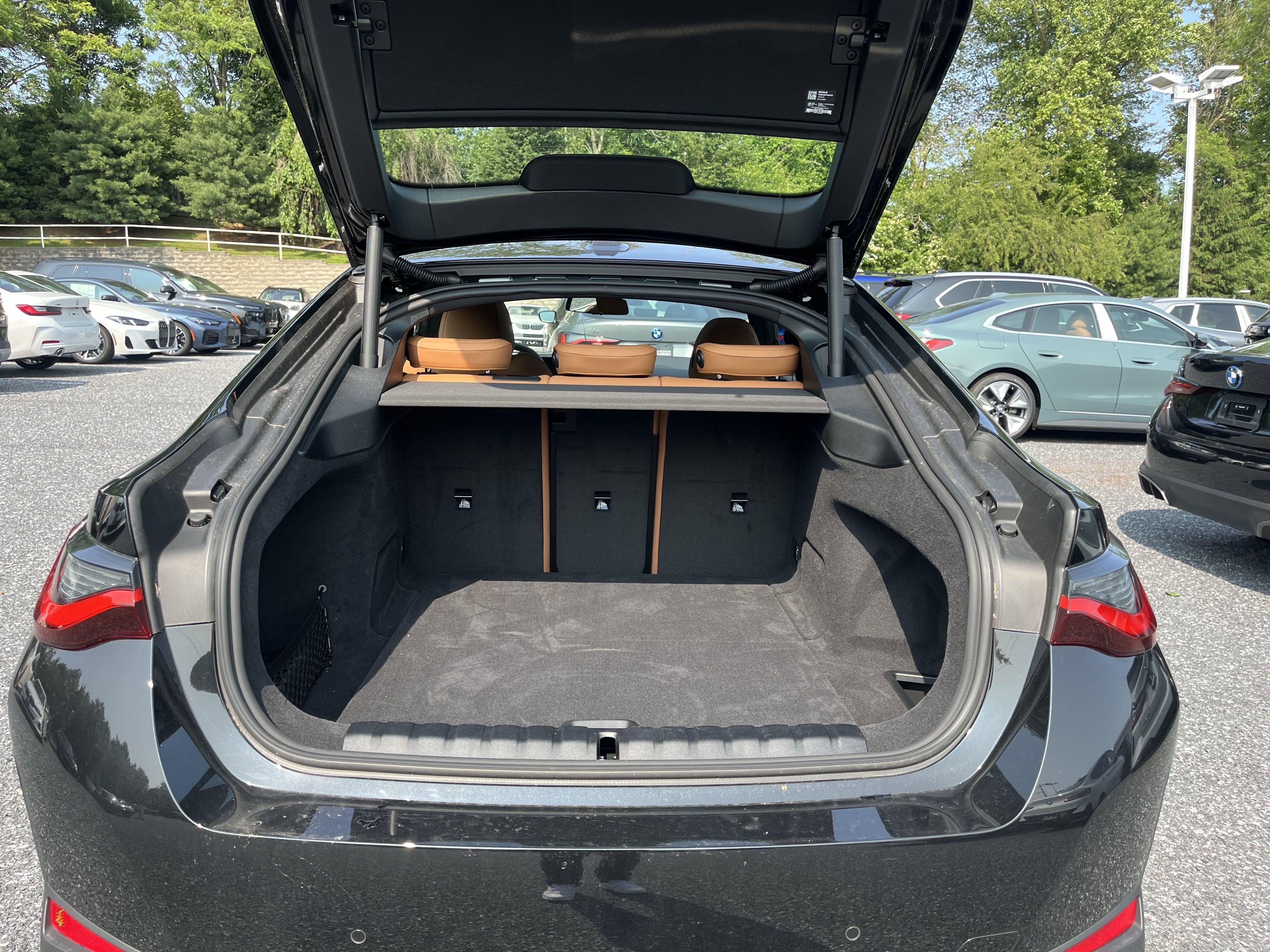 Used 2025 BMW i4 xDrive40i w/ Premium Package image 9