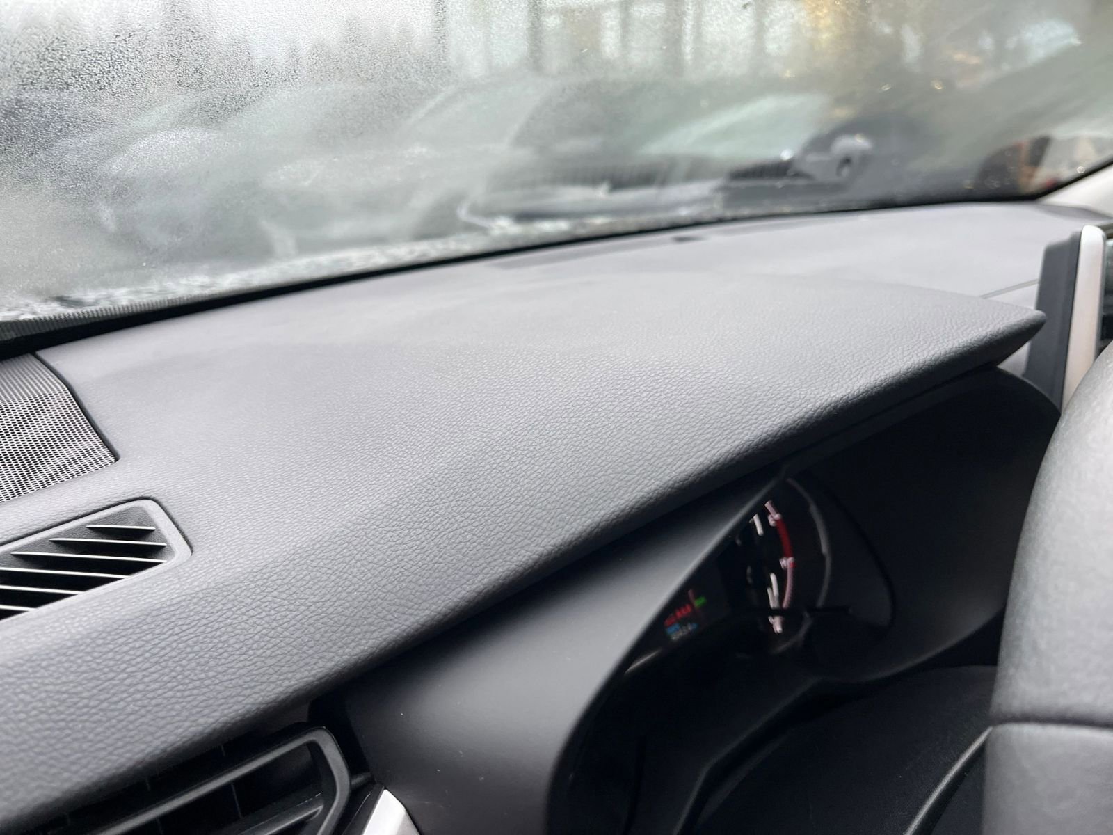 Used 2025 Toyota RAV4 XLE image 34