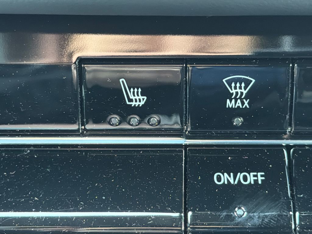 Used 2025 Chevrolet Equinox LT image 30