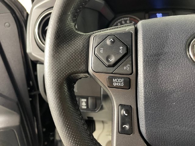 Used 2020 Toyota Tacoma TRD Sport w/ Technology Package AWD/4WD image 11