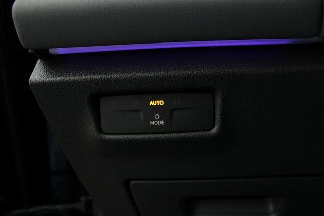 New 2026 Volkswagen Tiguan SE image 17