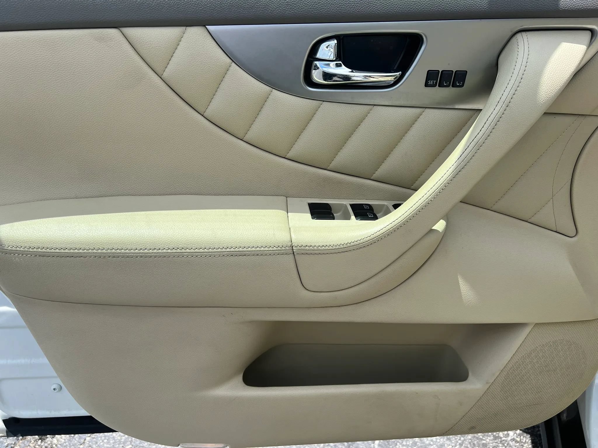 Used 2014 INFINITI QX70 AWD w/ Premium Package image 9
