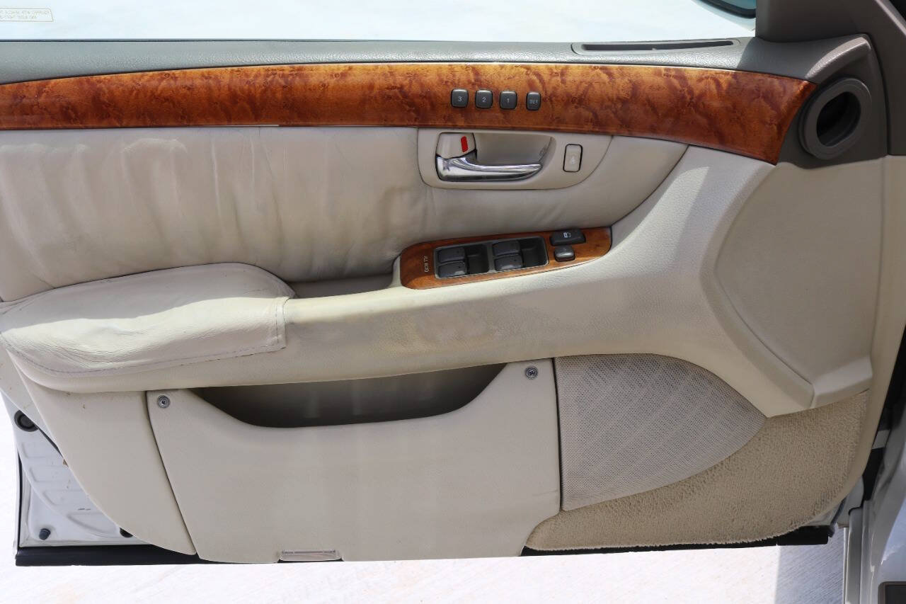 Used 2001 Lexus LS 430 RWD image 90