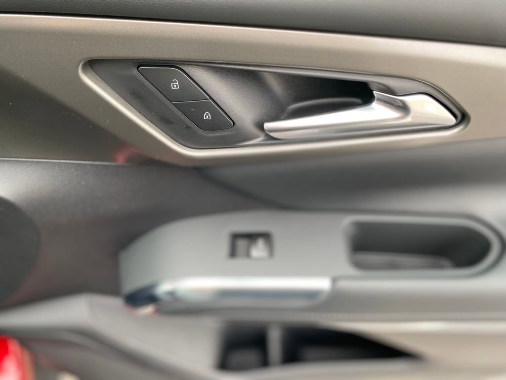 New 2026 Chevrolet Traverse LT w/ LPO, Floor Liner Package image 10