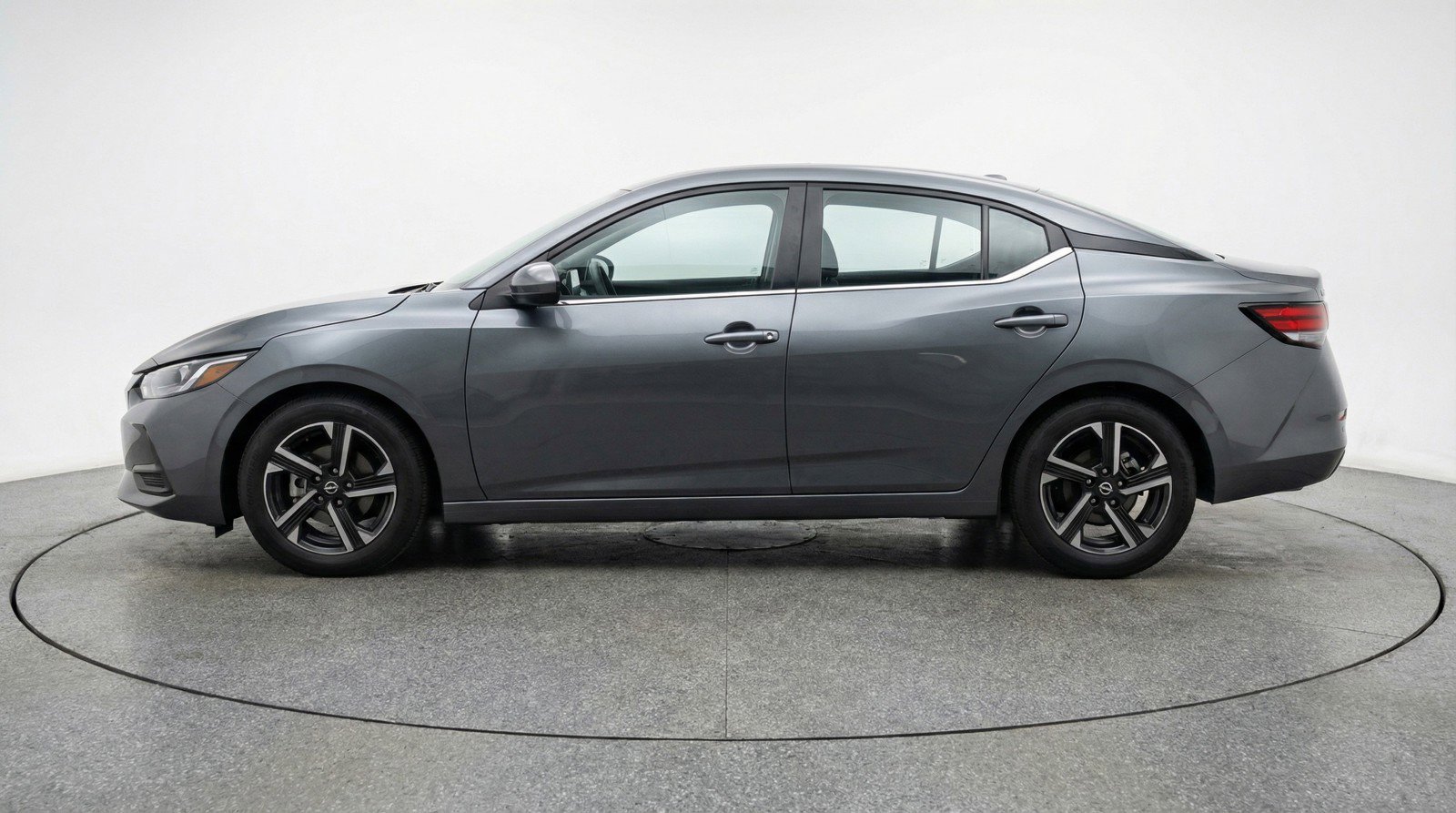 Used 2025 Nissan Sentra SV image 5