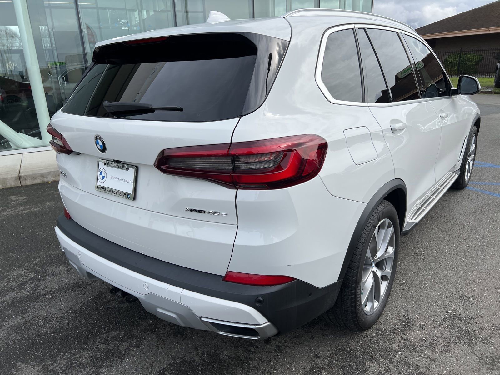 Used 2021 BMW X5 xDrive45e w/ Premium Package AWD/4WD image 2
