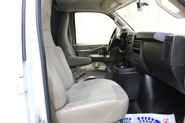 Used 2019 Chevrolet Express 2500 Extended image 13
