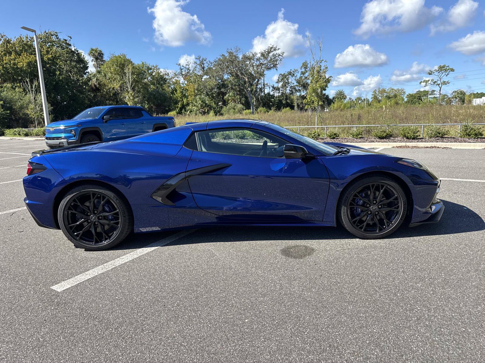 Used 2027 Chevrolet Corvette Stingray Convertible w/ 1LT RWD image 2