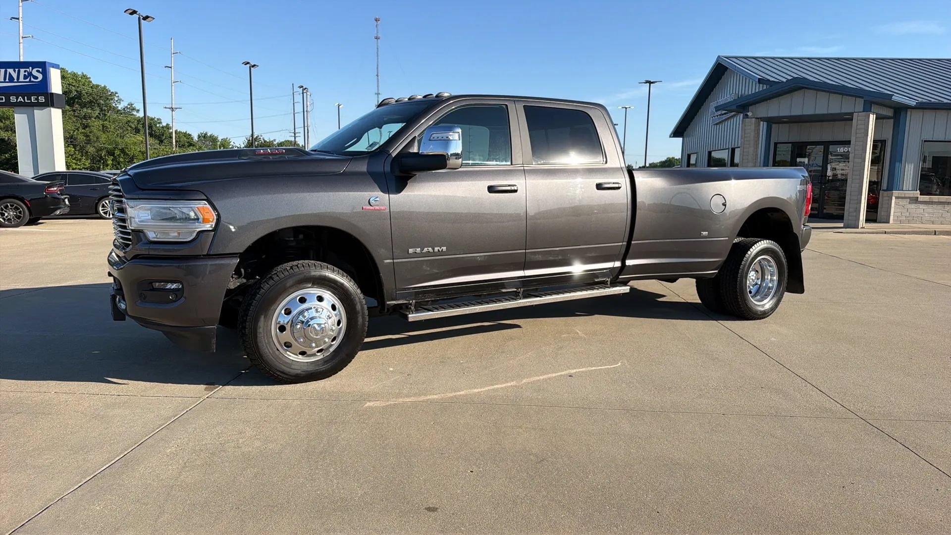 Used 2023 RAM 3500 Laramie AWD/4WD image 6