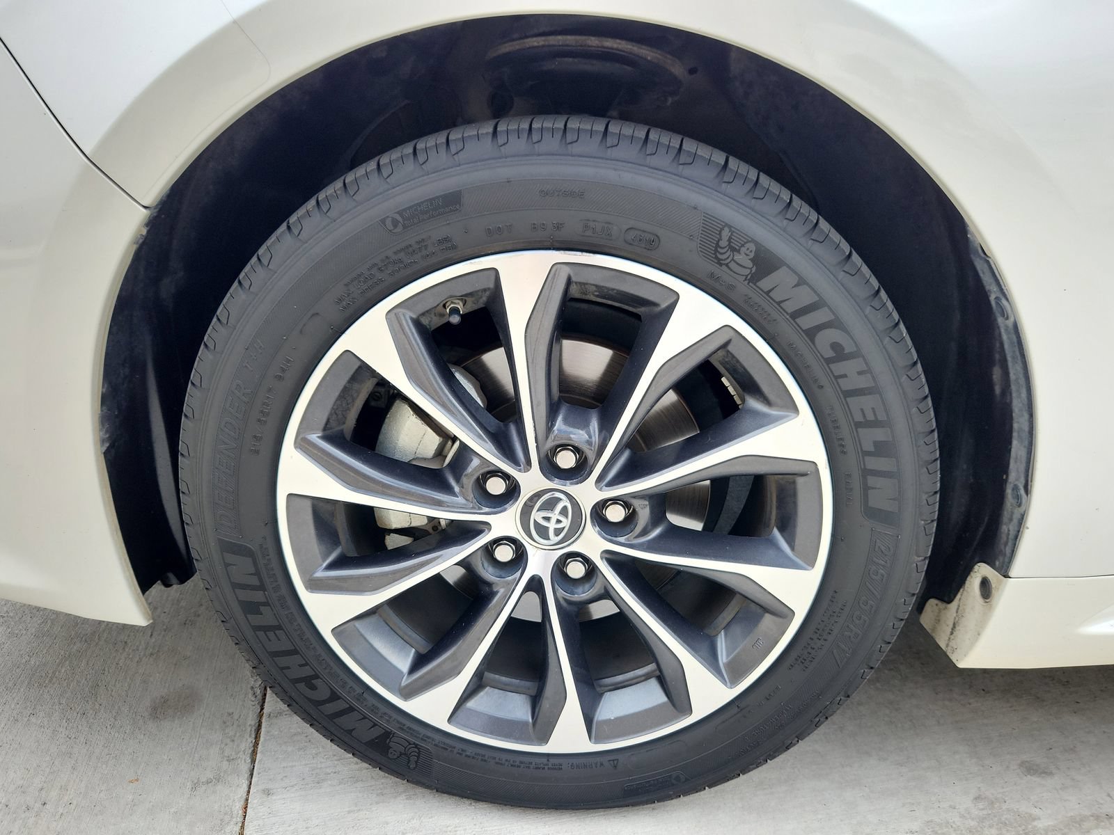 Used 2016 Toyota Avalon XLE FWD image 18