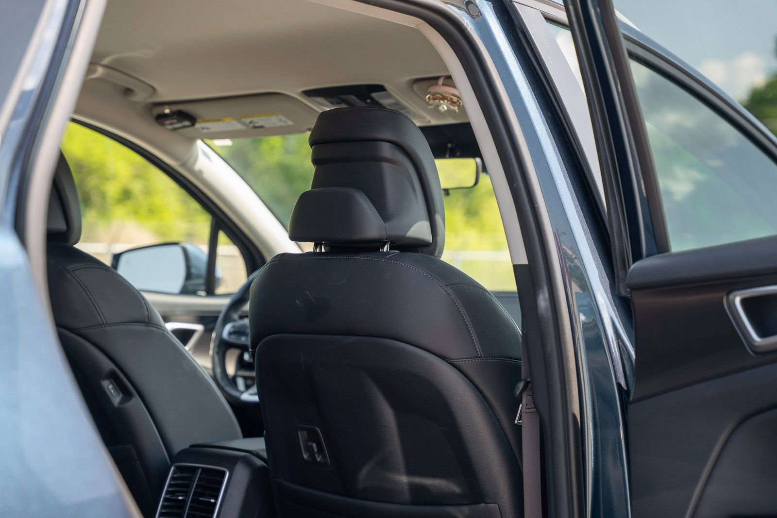 Used 2023 Kia Sportage EX image 14