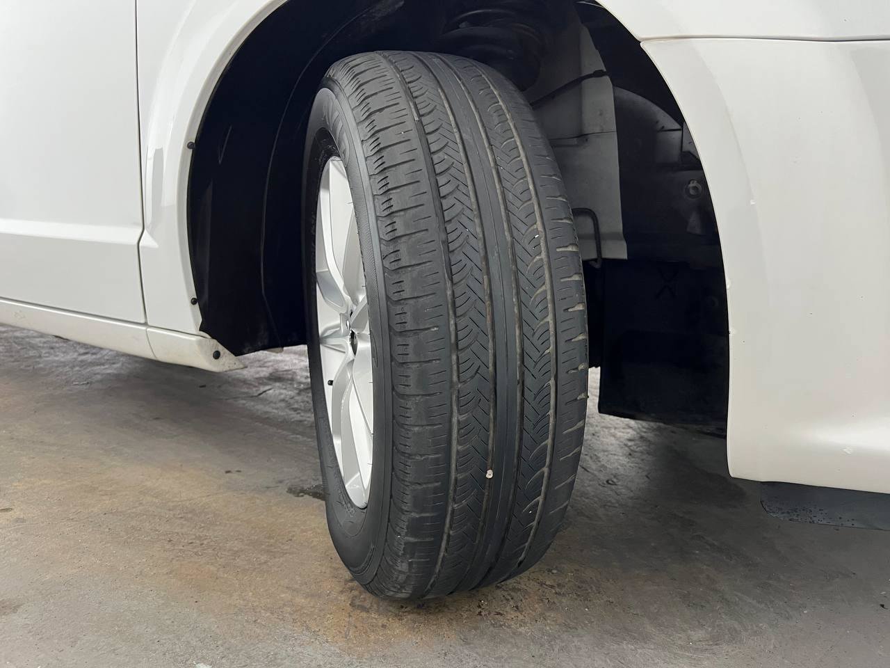 Used 2019 Dodge Grand Caravan SXT FWD image 32