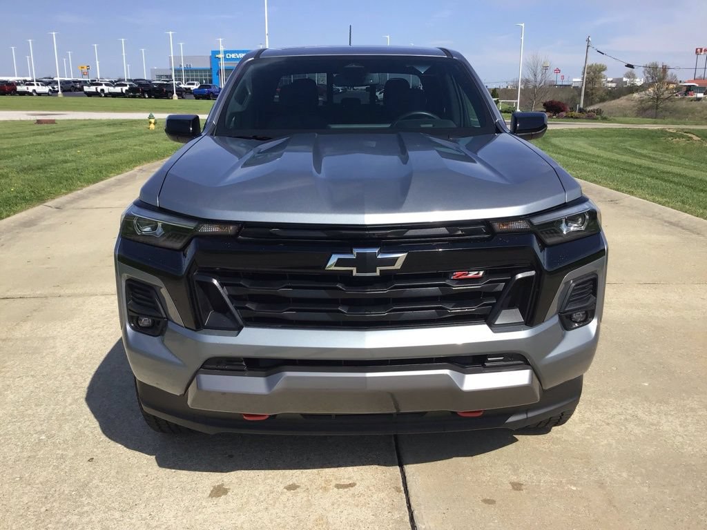 Used 2024 Chevrolet Colorado Z71 w/ Z71 Convenience Package 2 AWD/4WD image 2
