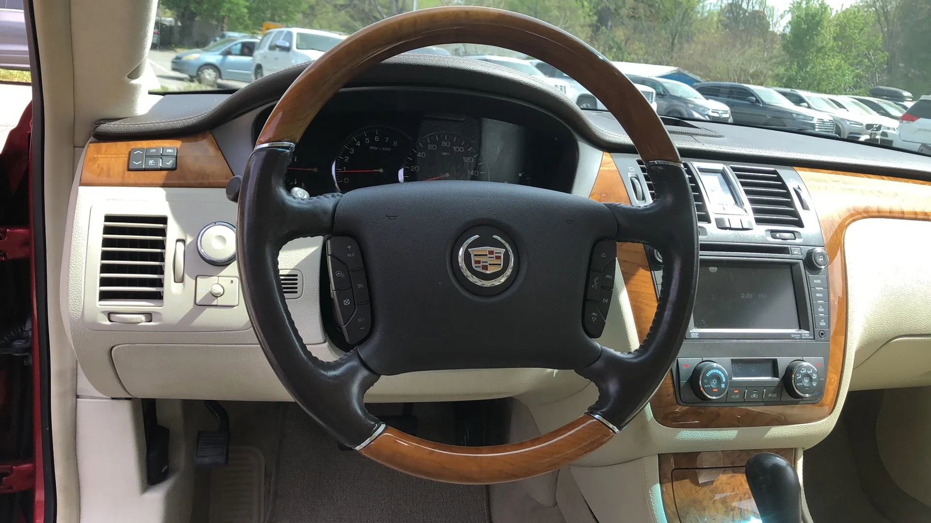 Used 2011 Cadillac DTS Platinum image 29