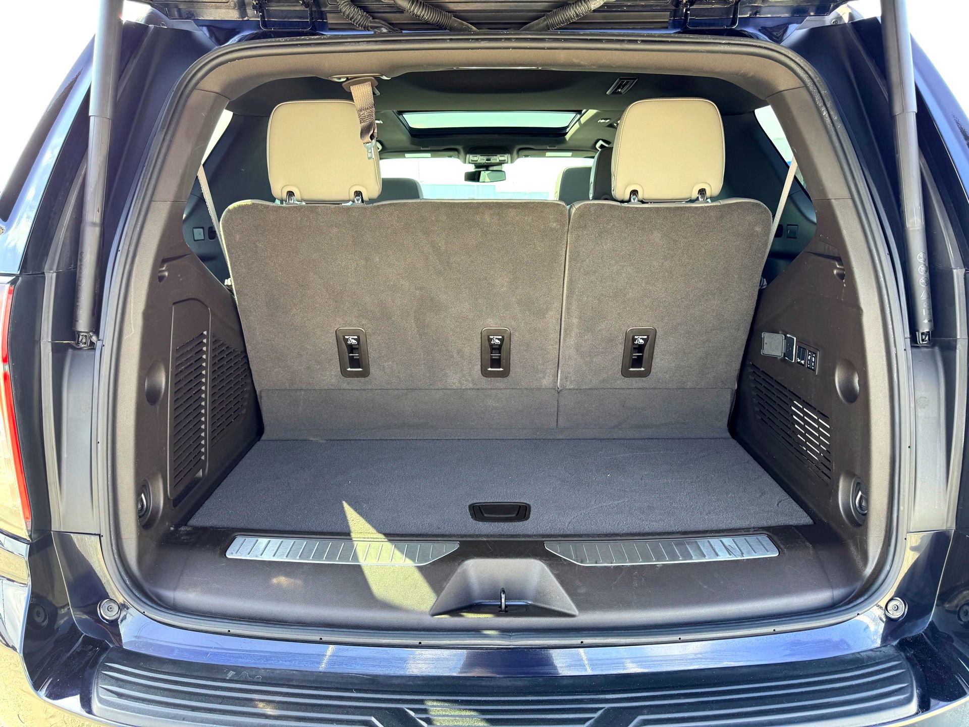 Used 2024 Chevrolet Tahoe Z71 w/ Off-Road Capability Package AWD/4WD image 8