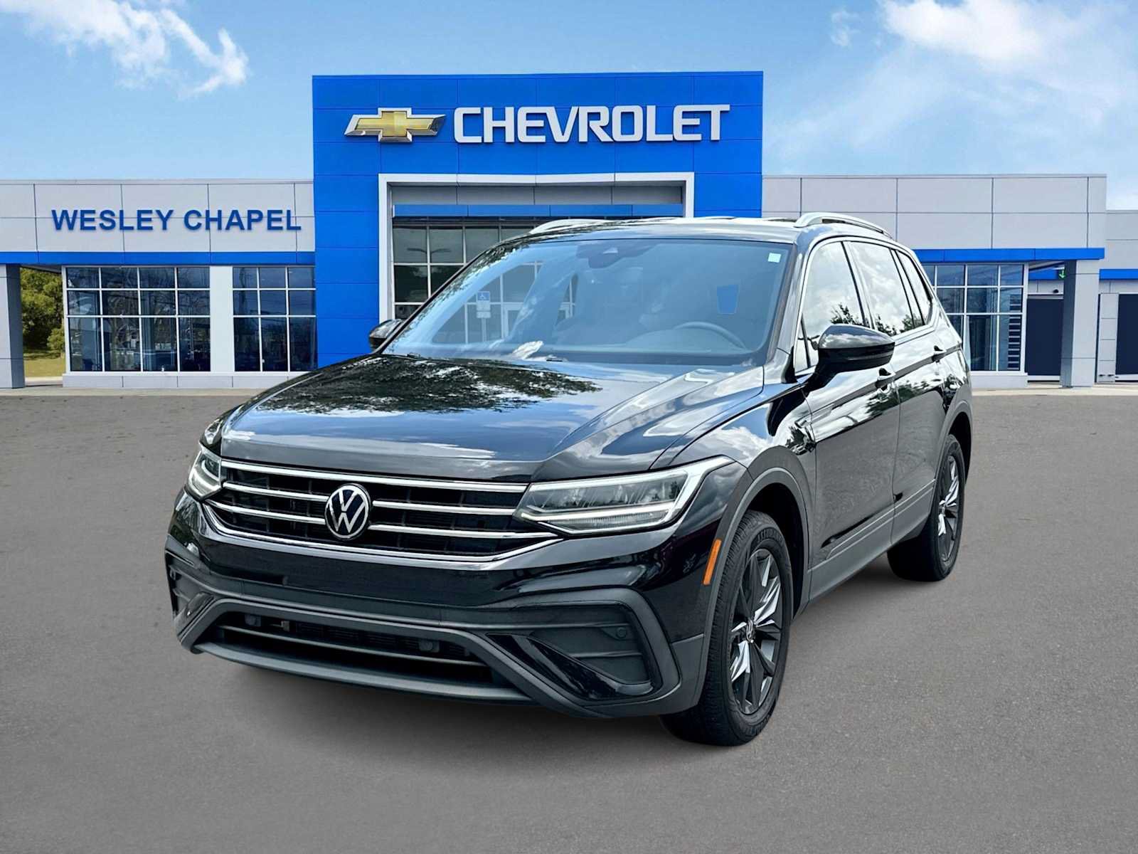 Used 2023 Volkswagen Tiguan SE