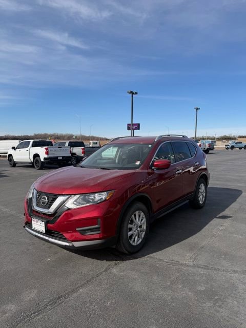 Used 2018 Nissan Rogue SV image 4