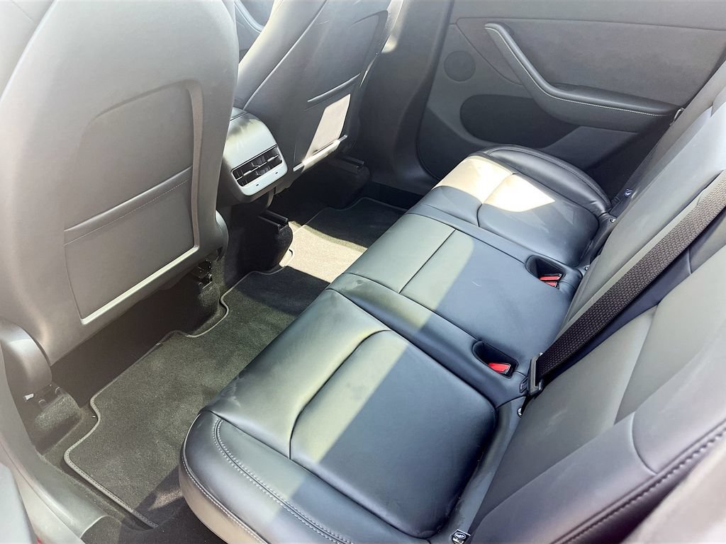 Used 2024 Tesla Model Y AWD image 23