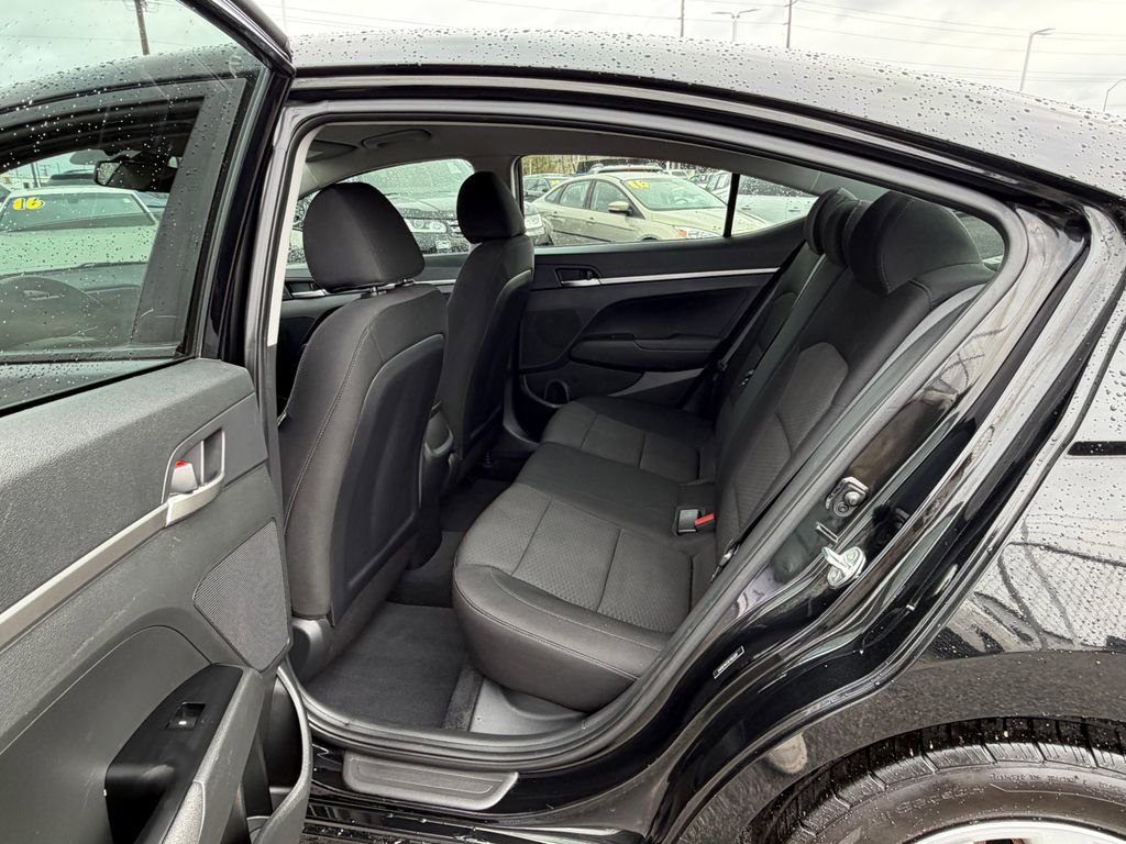 Used 2020 Hyundai Elantra SE w/ Cargo Package (C1) image 18