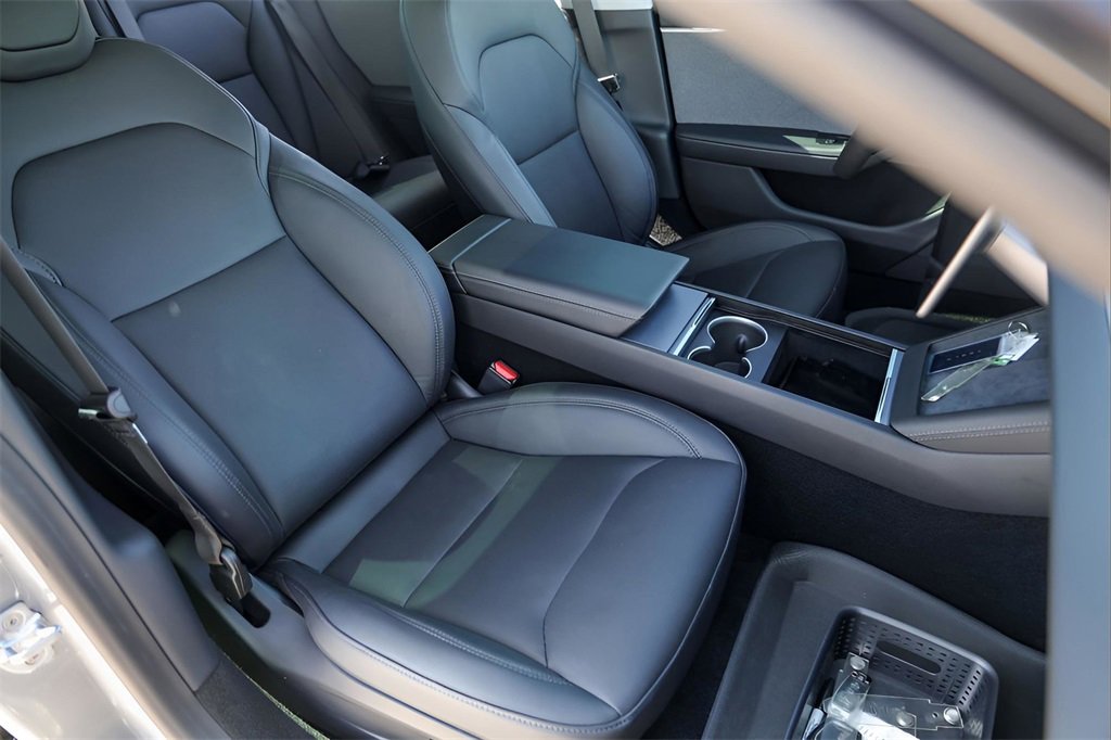 Used 2024 Tesla Model 3 Standard Range image 28