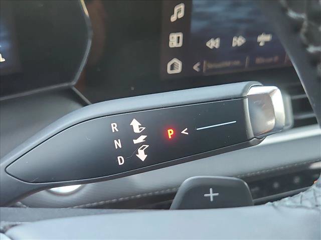 Used 2025 Chevrolet Equinox LT w/ Convenience Package II FWD image 12