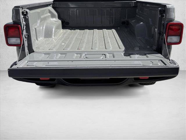 Used 2021 Jeep Gladiator Rubicon w/ Cold Weather Group AWD/4WD image 8