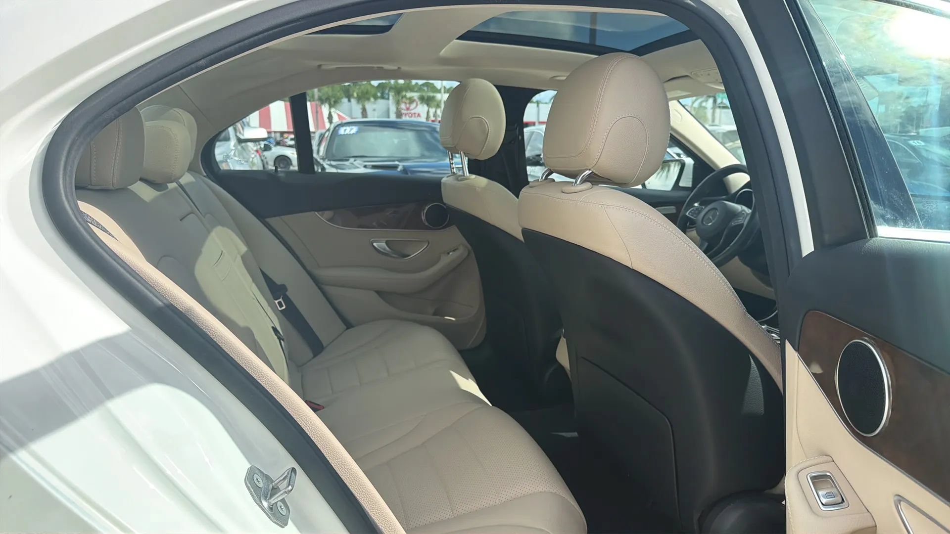 Used 2017 Mercedes-Benz C 300 Sedan image 22