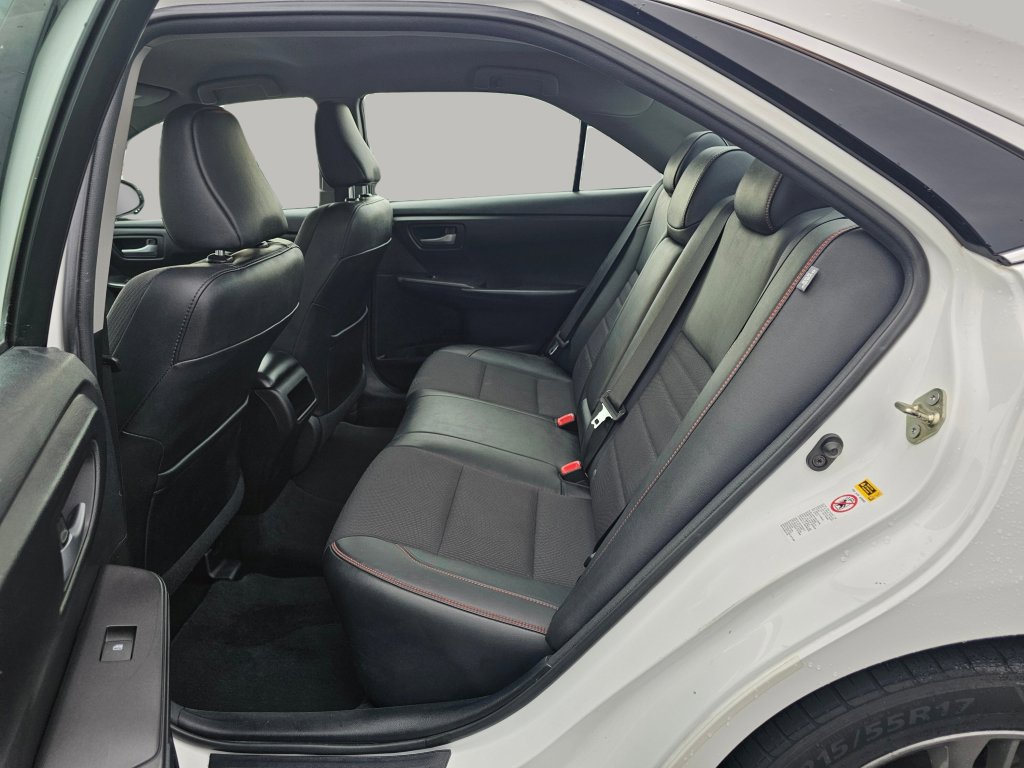 Used 2016 Toyota Camry SE FWD image 22