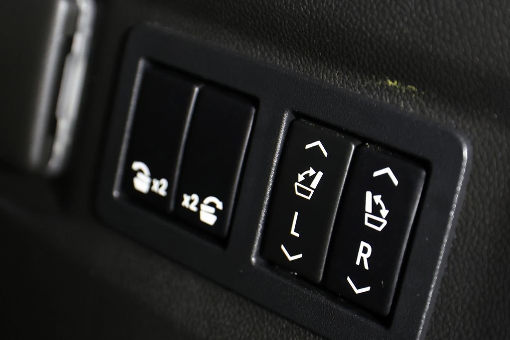 Used 2021 Chevrolet Tahoe LT w/ LT Signature Package RWD image 15