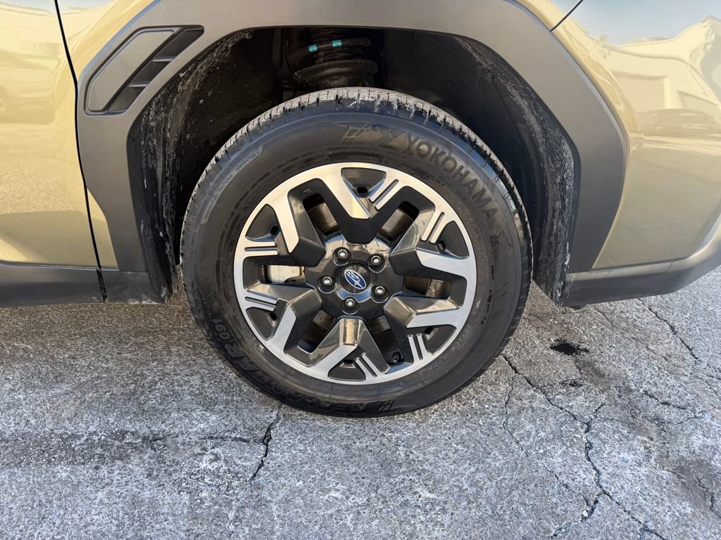 Used 2025 Subaru Forester Premium image 13