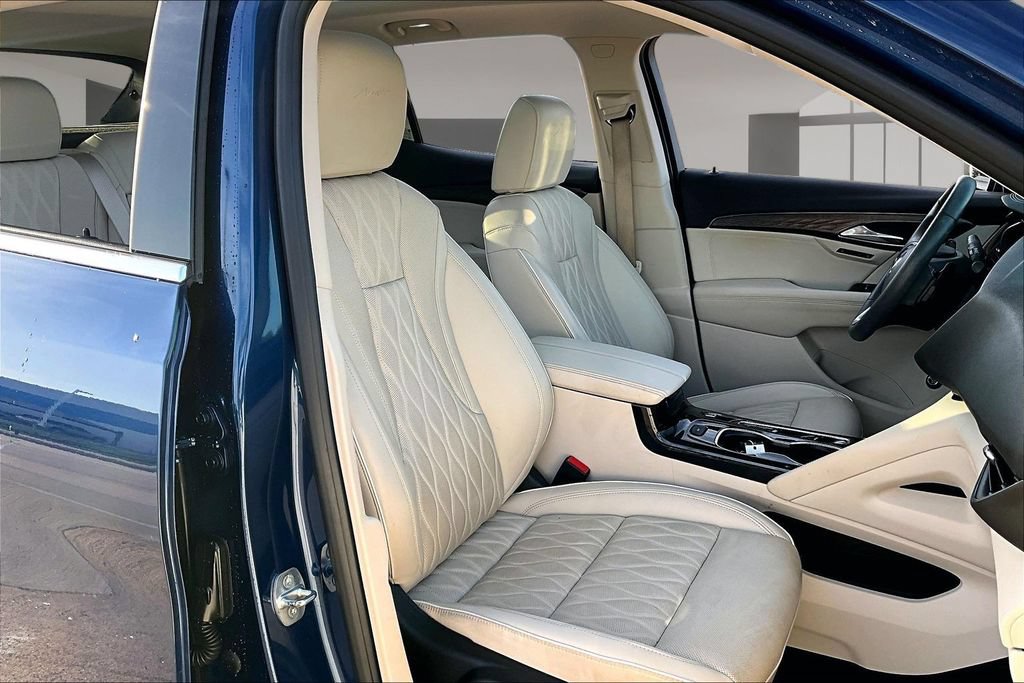 Used 2023 Buick Envision Avenir FWD image 7