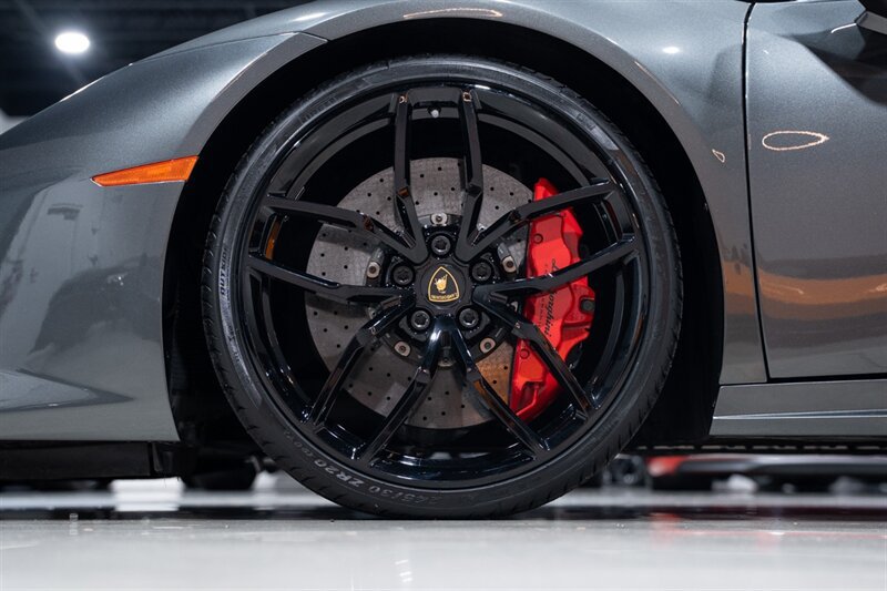 Used 2015 Lamborghini Huracan LP 610-4 AWD/4WD image 12