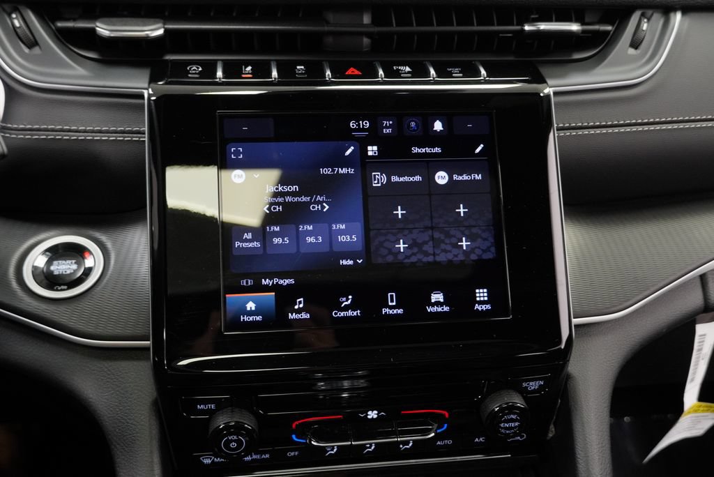 Used 2025 Jeep Grand Cherokee Laredo X AWD/4WD image 32
